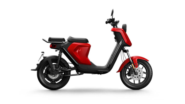uqigt-red-side-1536x864